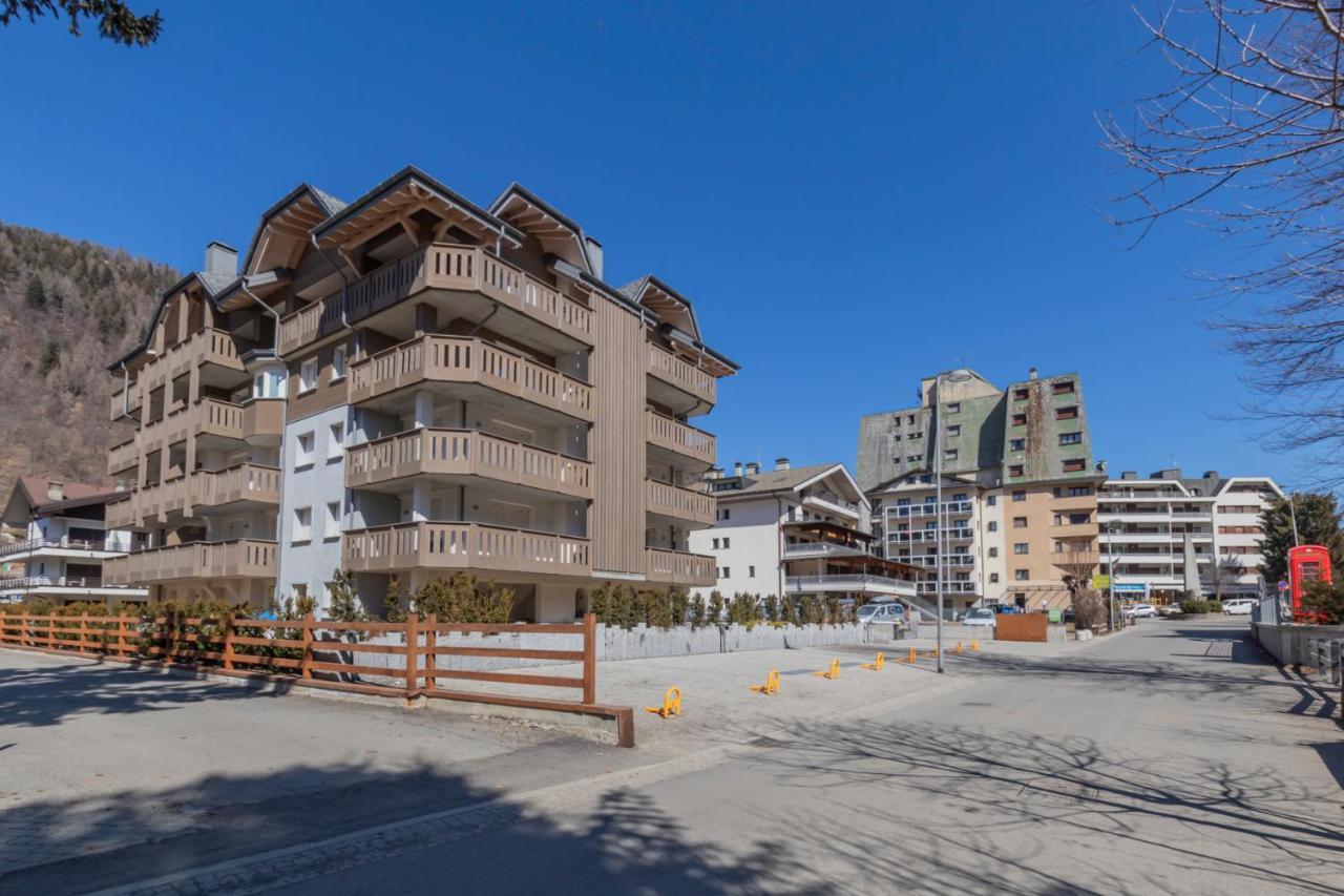 Cristallo apartment - ristrutturato nuovo centro Aprica Esterno foto